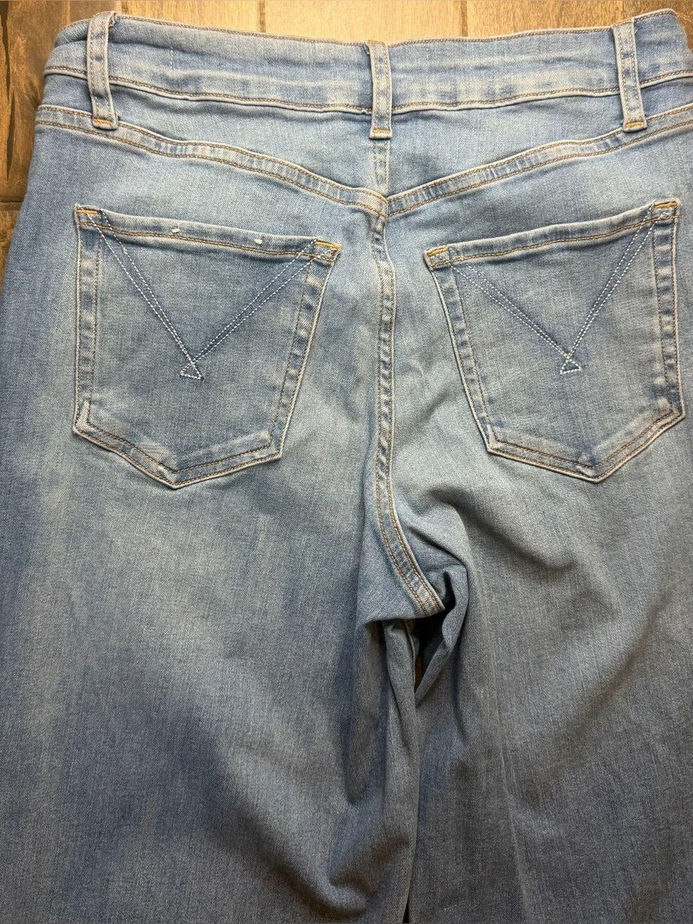 Voyageur High Rise Wide Leg Jeans Women’s Light Wash Denim Relaxed Fit Size 31